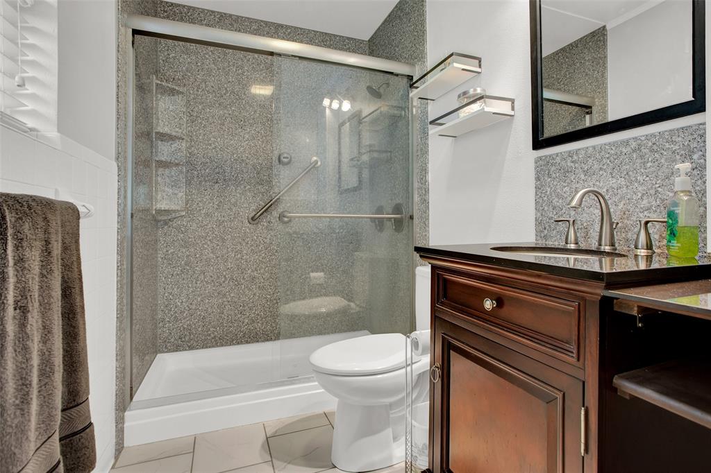 204 Pecan Street Property Photo 30
