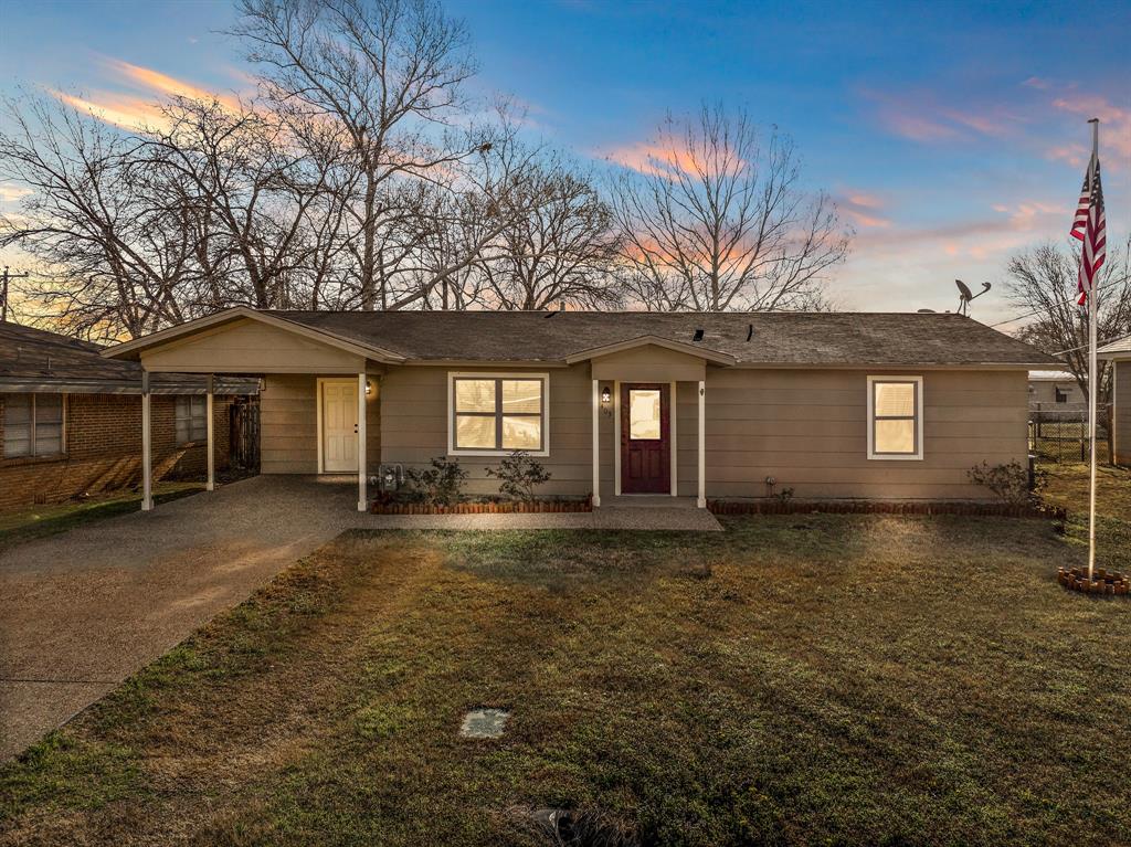403 Live Oak Property Photo