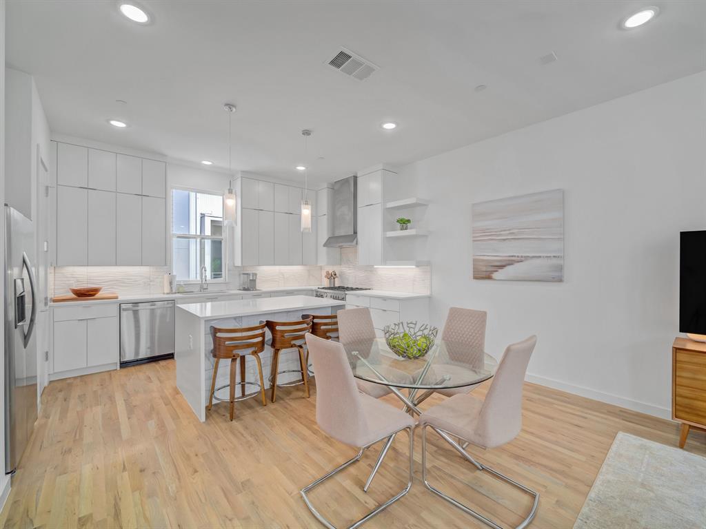 1510 N Washington Avenue Property Photo 3