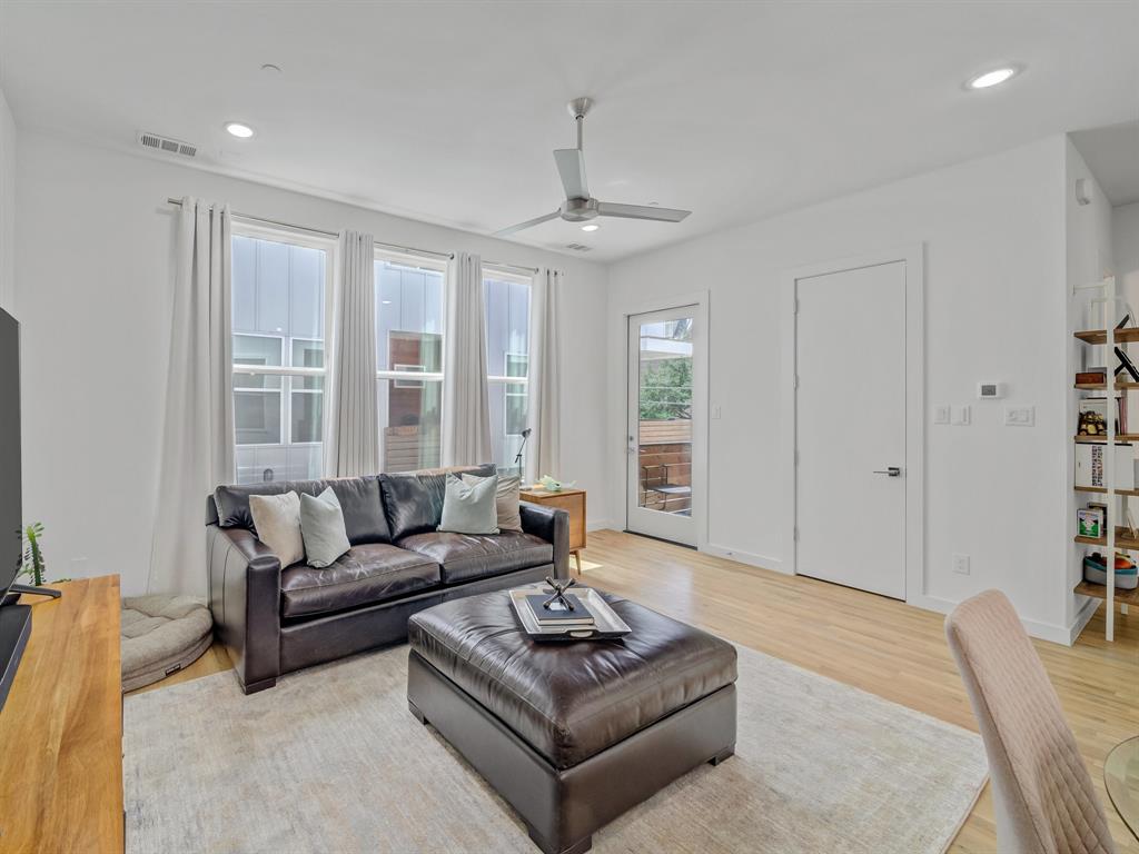 1510 N Washington Avenue Property Photo 6