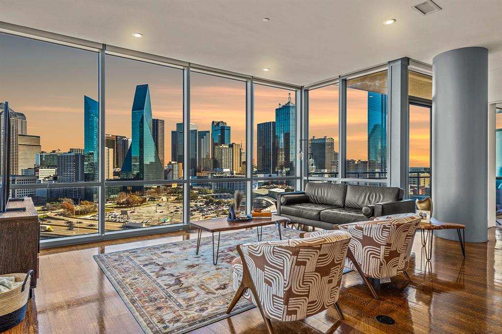 2200 Victory Avenue Property Photo