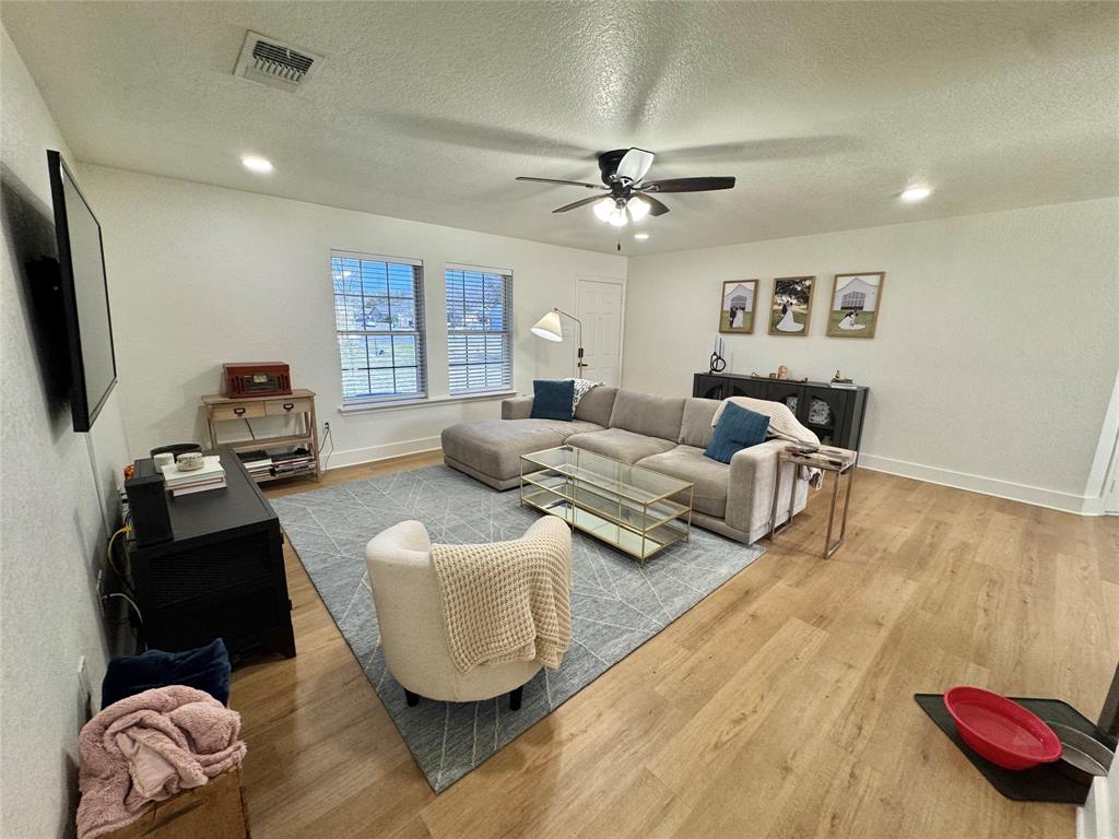 704 Shady Grove Court Property Photo 3