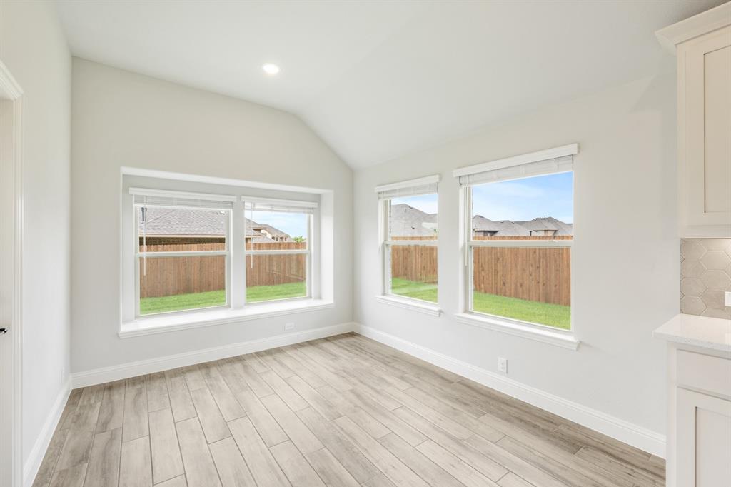 2009 Holland Drive Property Photo 14
