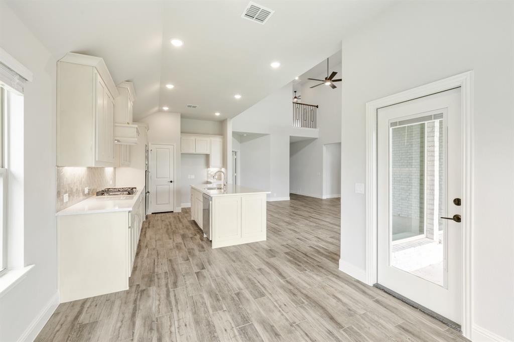 2009 Holland Drive Property Photo 15