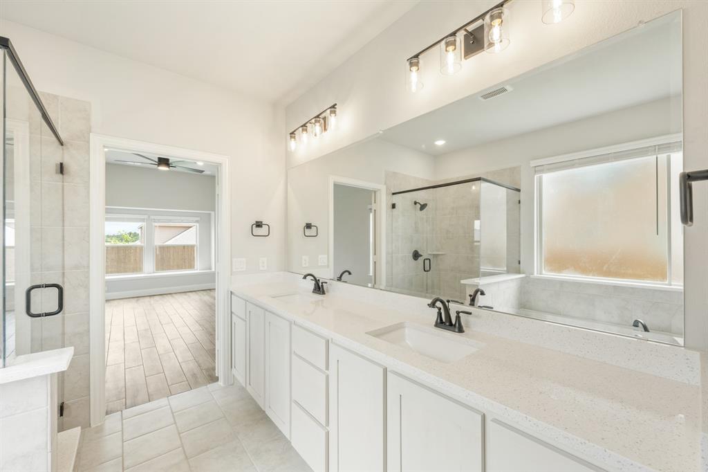 2009 Holland Drive Property Photo 22
