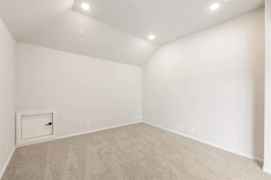 2009 Holland Drive Property Photo 27