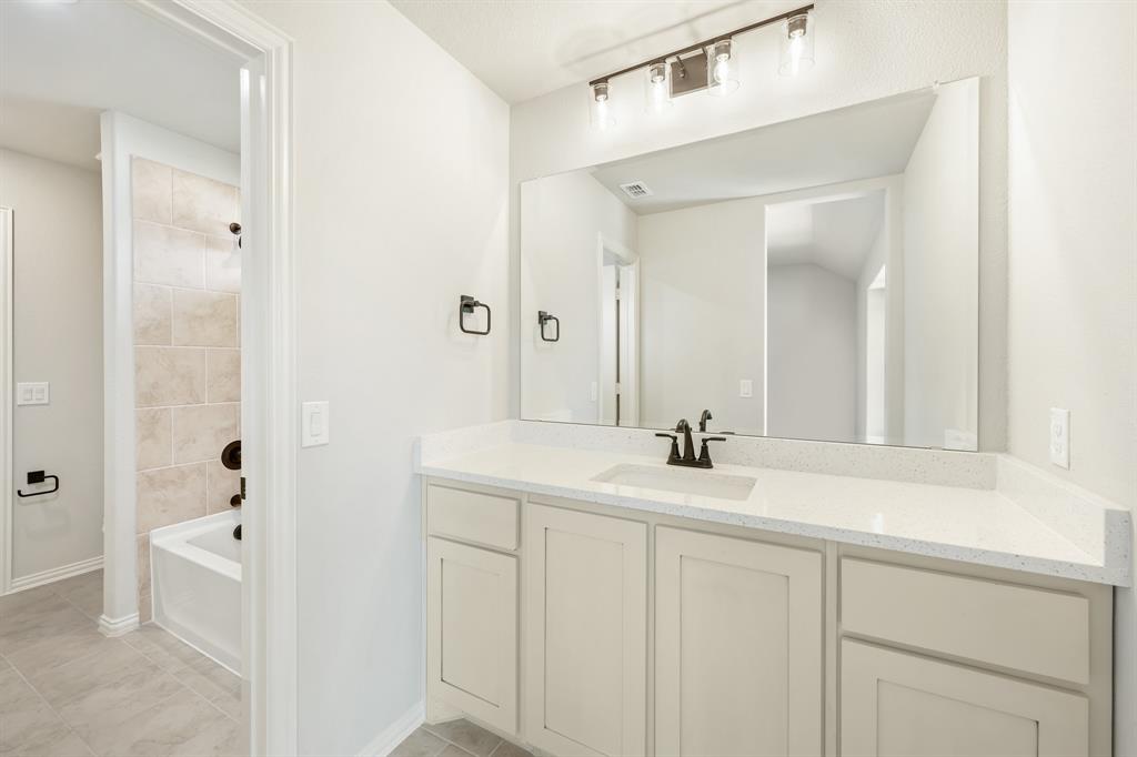2009 Holland Drive Property Photo 33