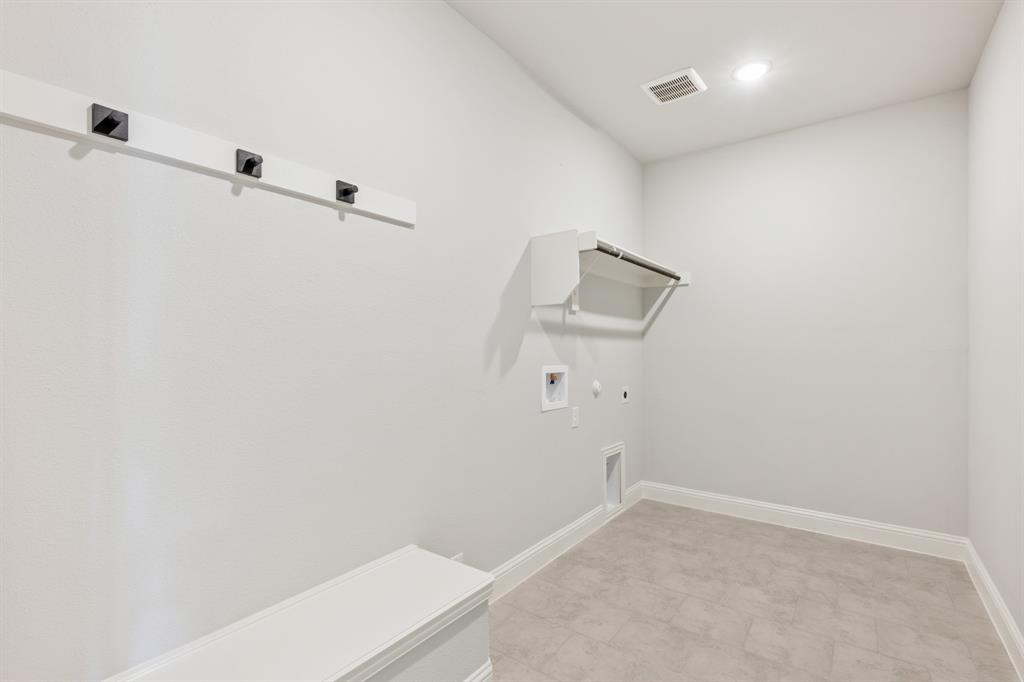 2009 Holland Drive Property Photo 37