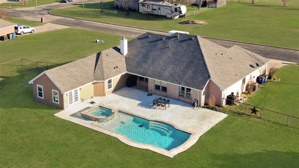 246 Shoreview Drive Property Photo 1