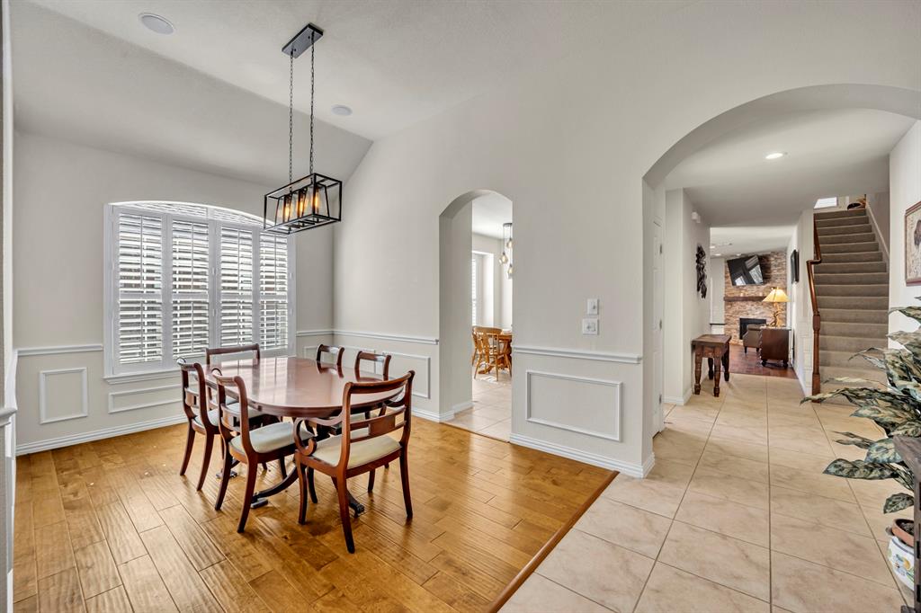 924 Oakland Hills Drive Property Photo 2