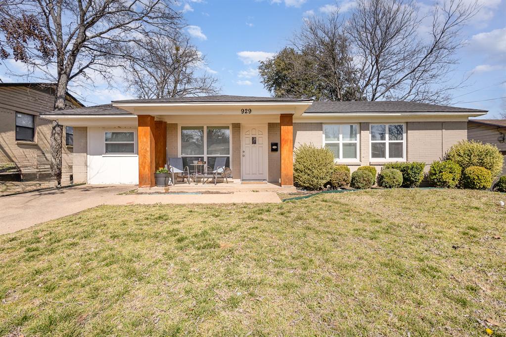 929 Bluewood Drive Property Photo