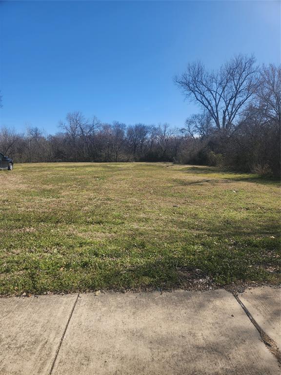 2314 E Ledbetter Drive Property Photo 3