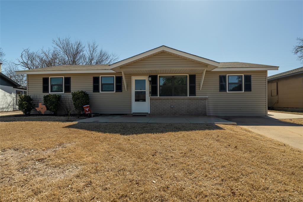 203 Loch Lomond Drive Property Photo