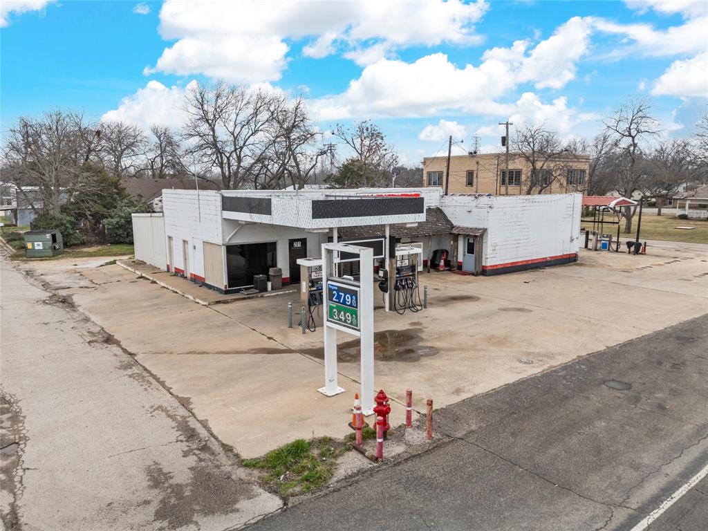 201 W Oak Street Property Photo