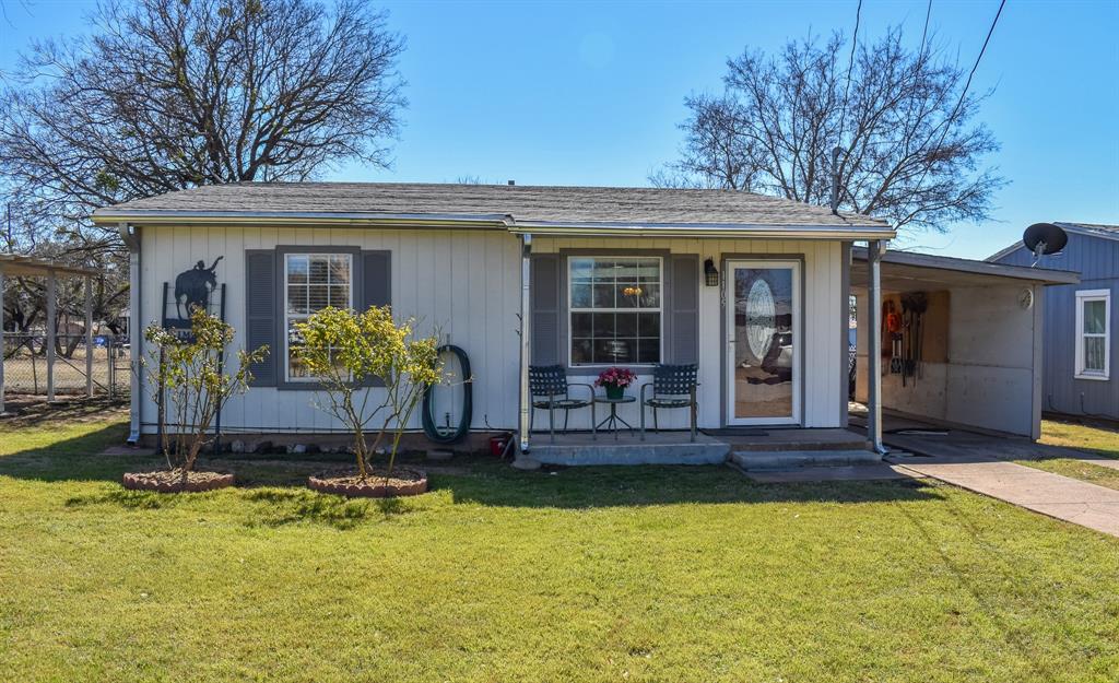 1105 Bee Street Property Photo 1