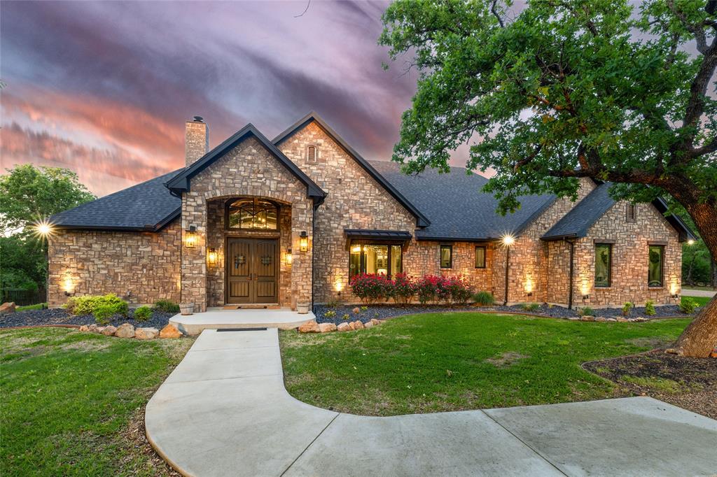 204 Shady Oaks Drive Property Photo
