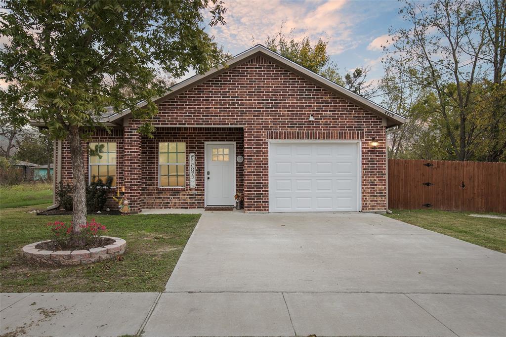 4409 1st Street Property Photo