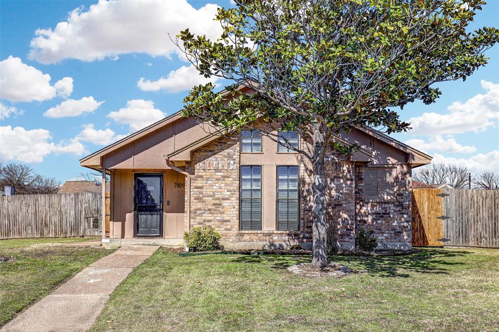 7109 Scots Briar Court Property Photo