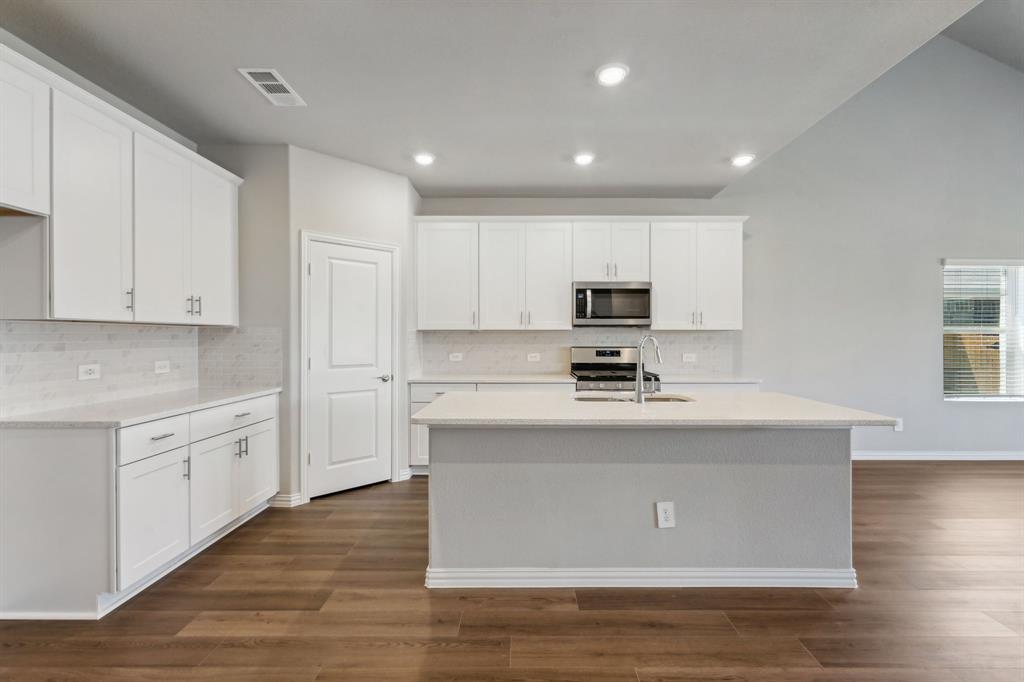 9301 Wild West Way Property Photo