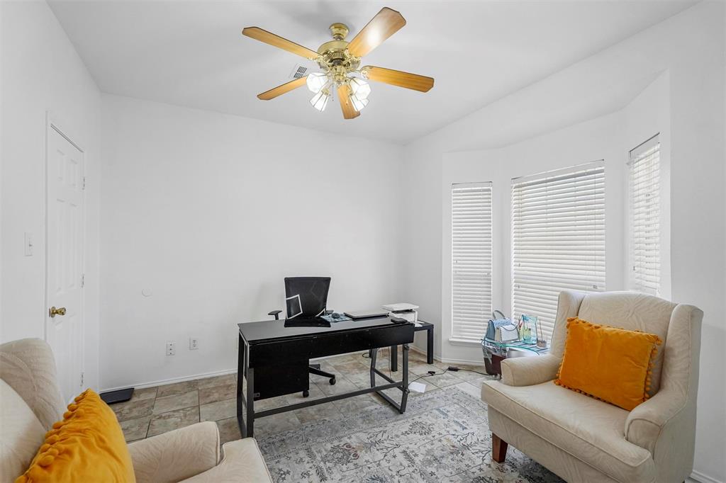 3926 Rolling Oaks Drive Property Photo 3