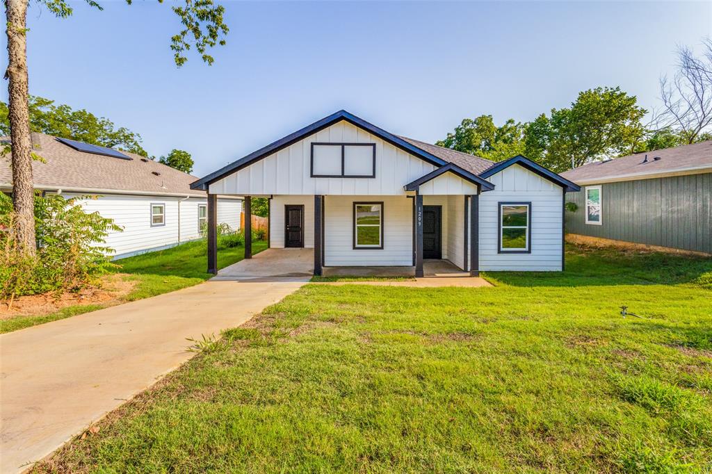 1209 W Johnson Street Property Photo