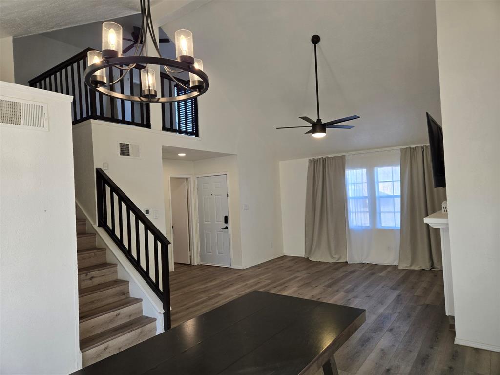 1553 Windsor Drive Property Photo 1