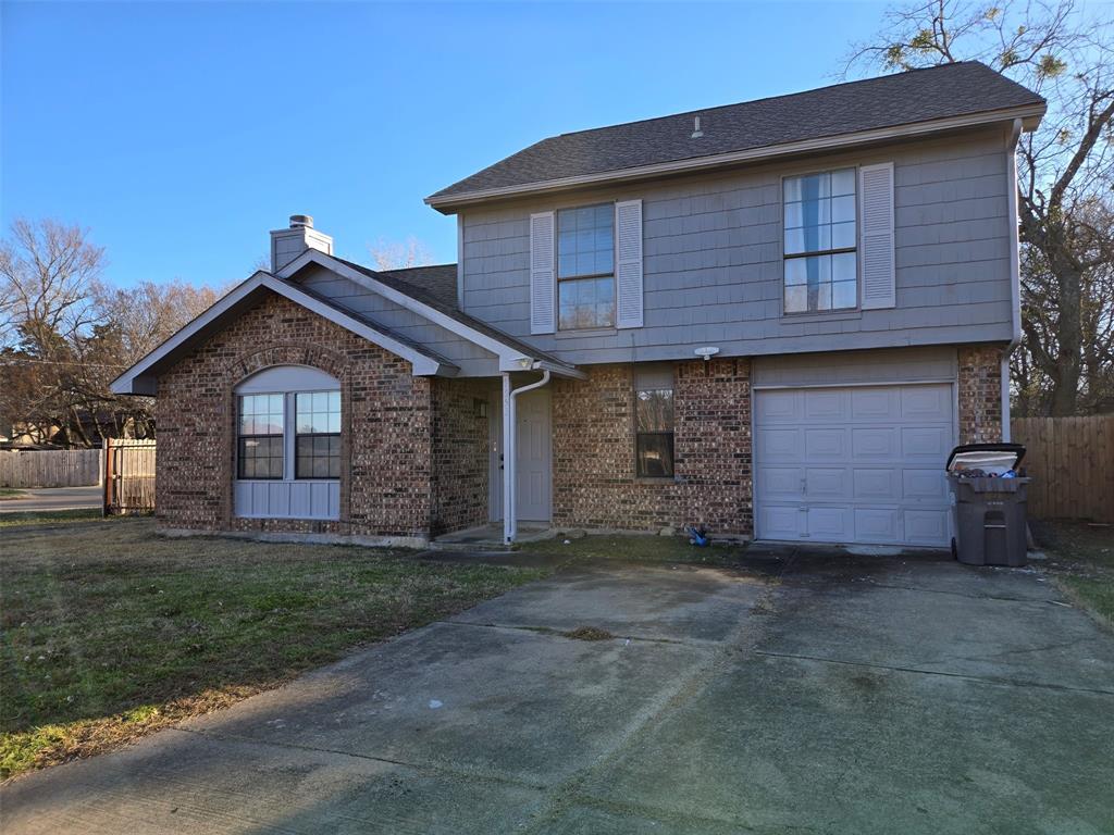 1553 Windsor Drive Property Photo 2