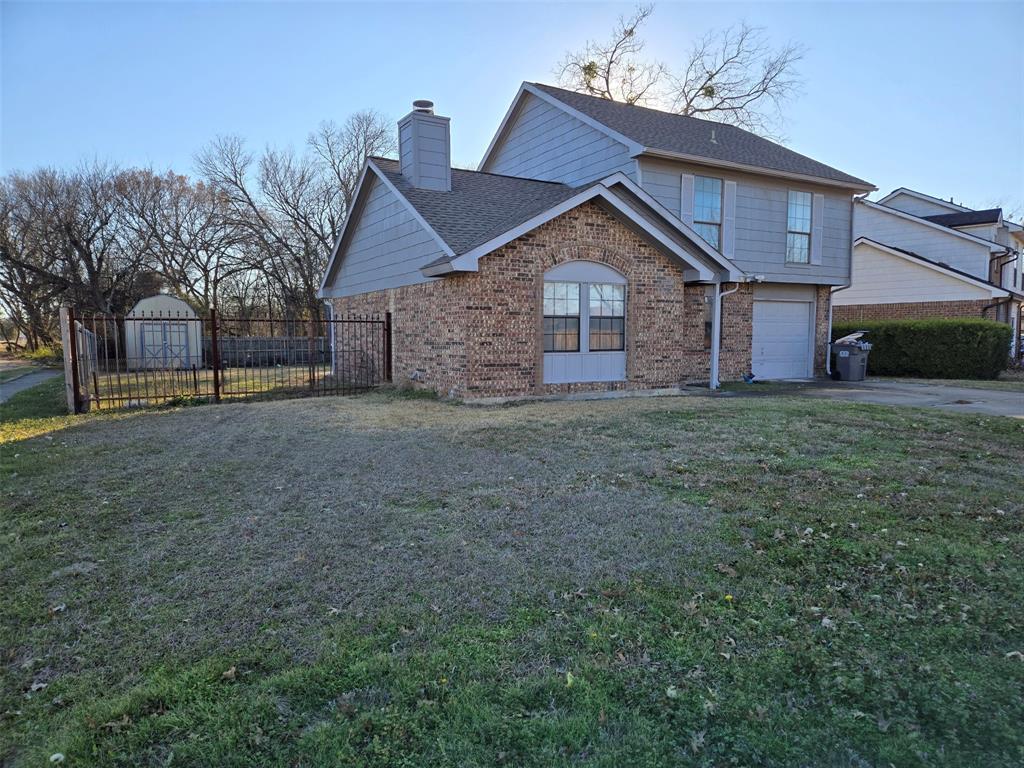 1553 Windsor Drive Property Photo 3