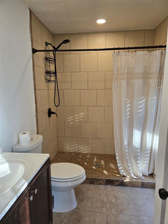 1553 Windsor Drive Property Photo 9