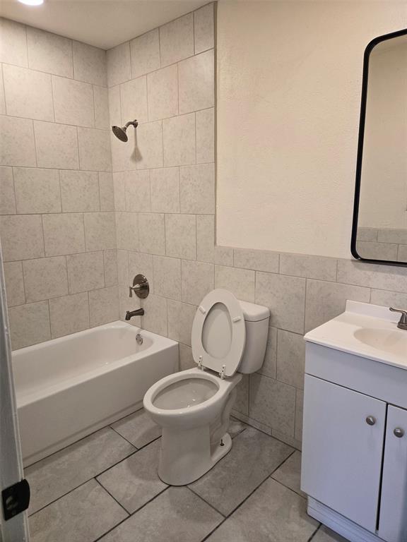 1553 Windsor Drive Property Photo 10
