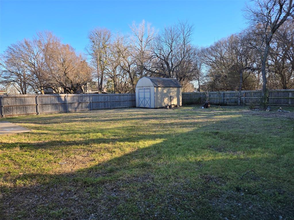 1553 Windsor Drive Property Photo 13