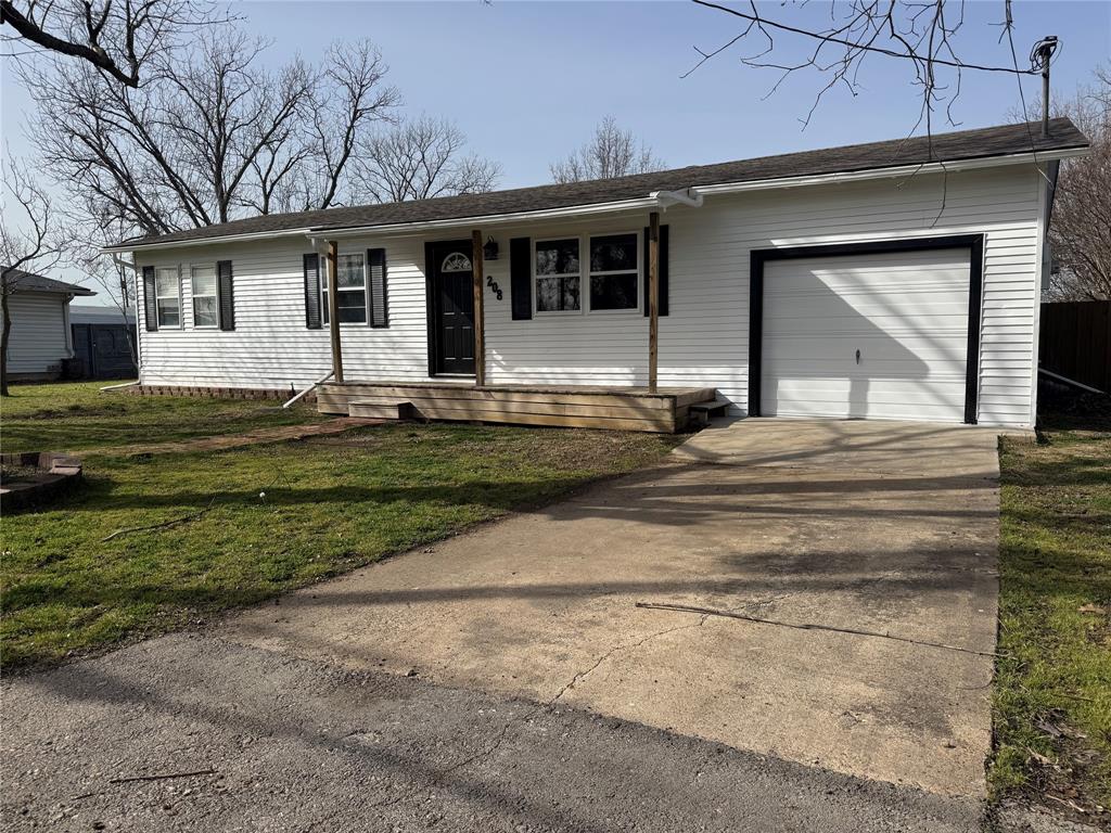 208 W County Line Road Property Photo