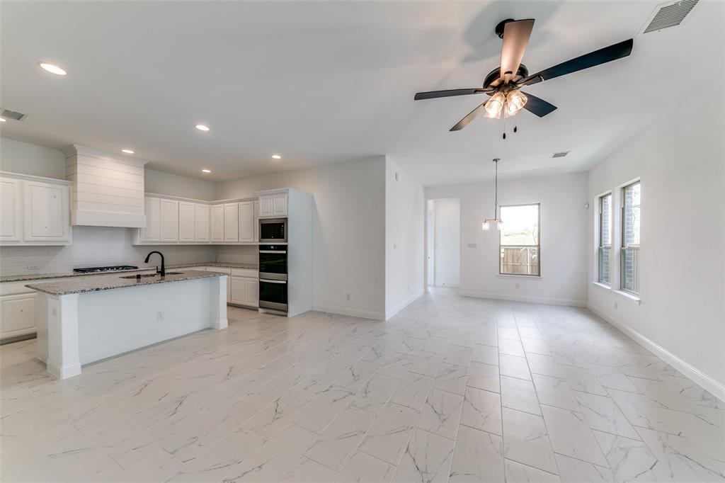 2721 Woodland Court Property Photo