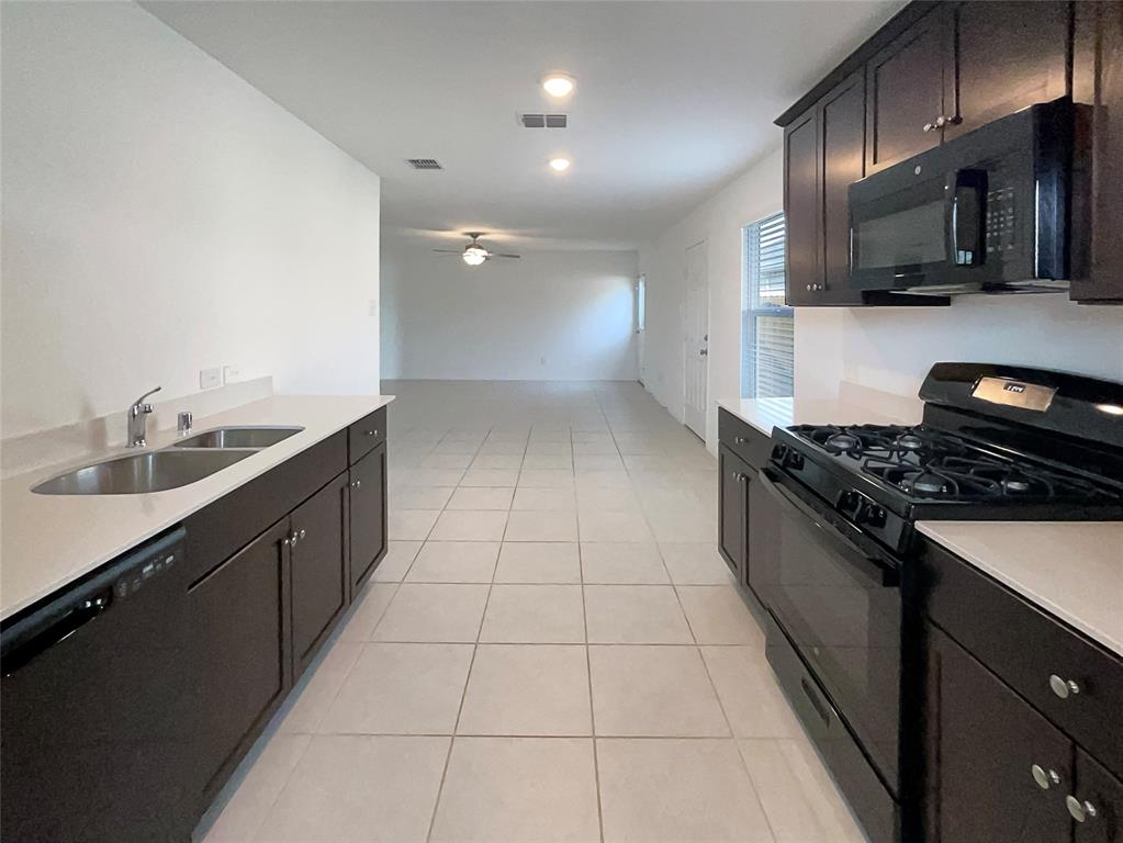 2987 Wallace Wells Court Property Photo 6