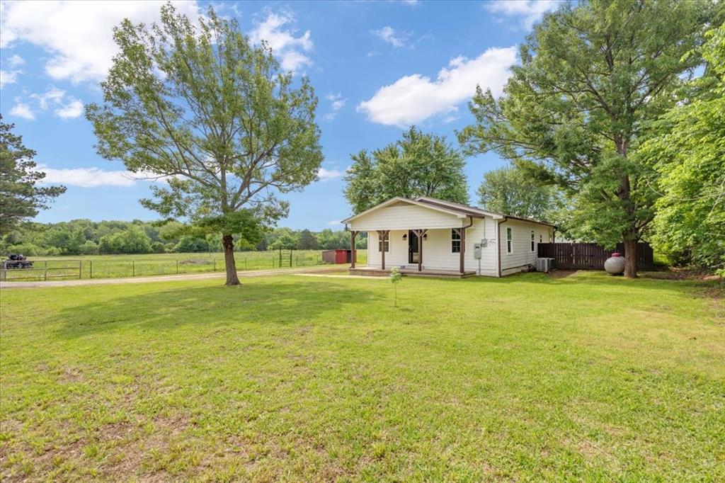 711 Farm Road 1510 Property Photo