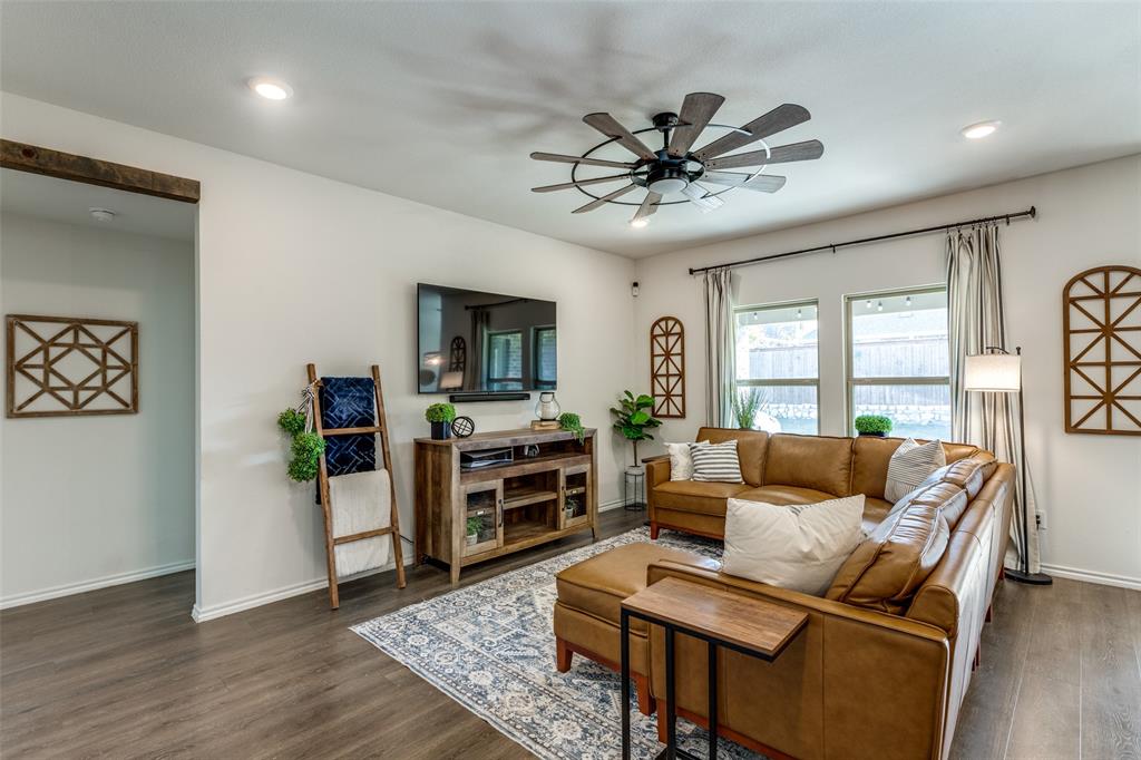 6208 Bracken Drive Property Photo 8