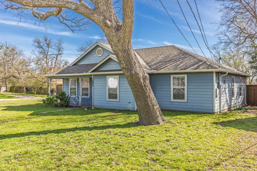 1805 Walnut Street Property Photo 2