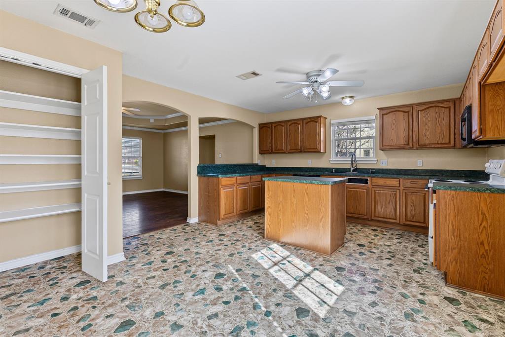 1805 Walnut Street Property Photo 11