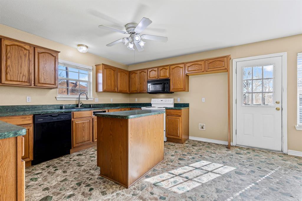 1805 Walnut Street Property Photo 13