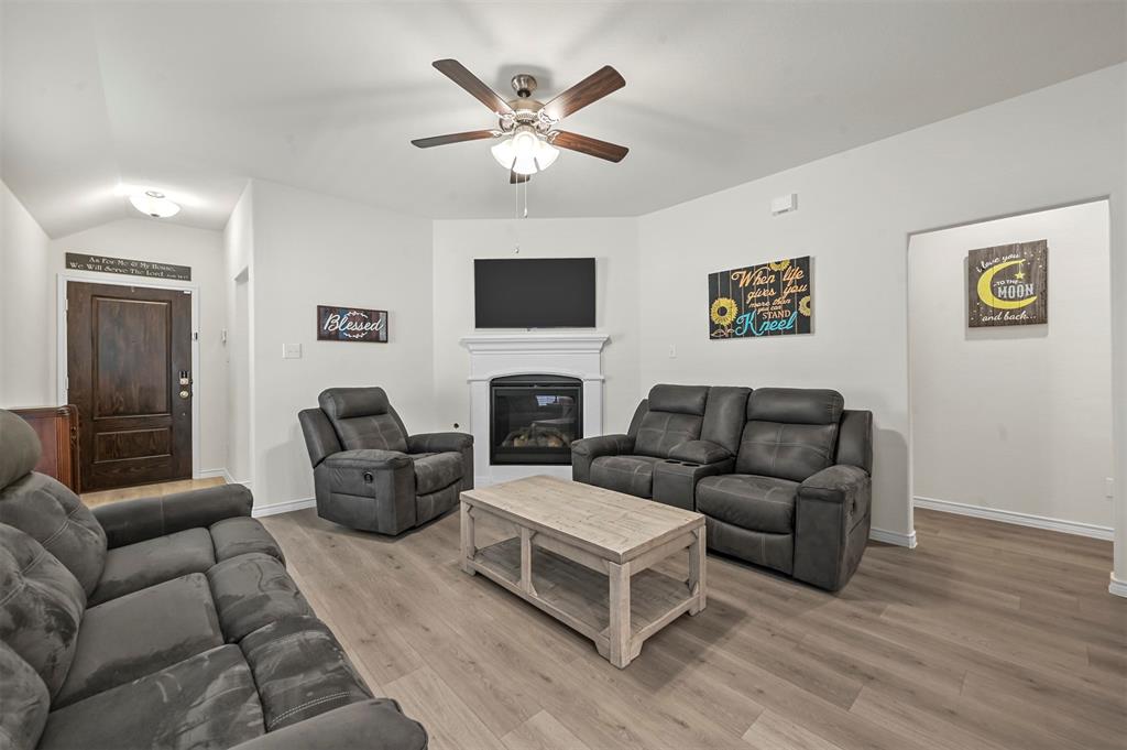 2340 Neff Lane Property Photo 3