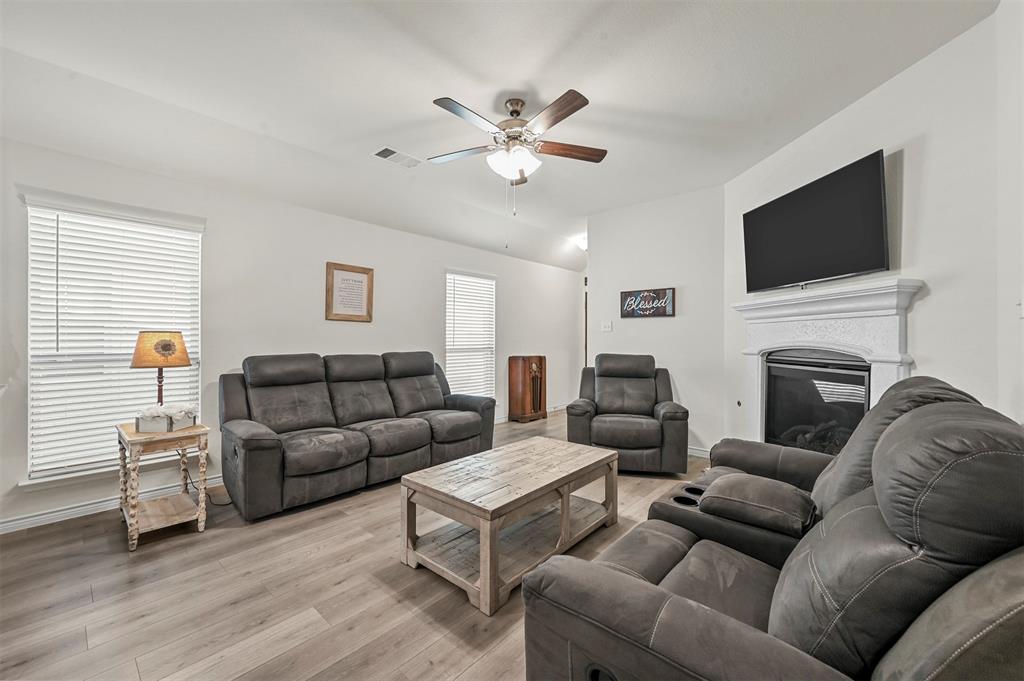 2340 Neff Lane Property Photo 5