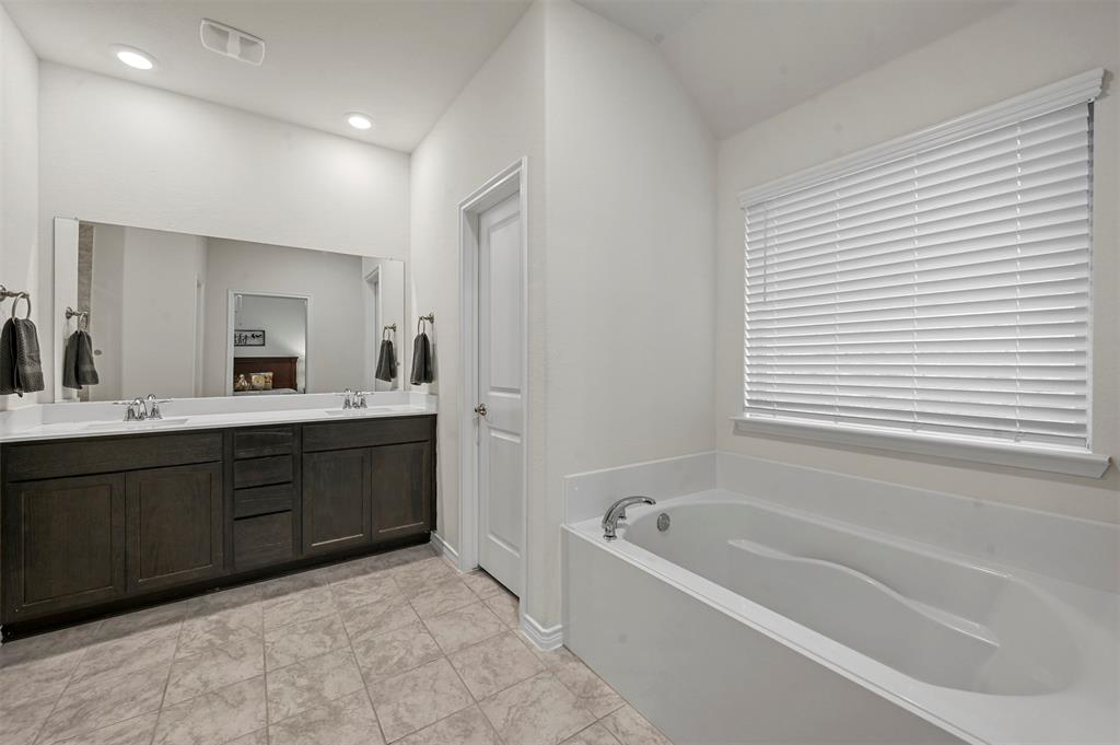 2340 Neff Lane Property Photo 15