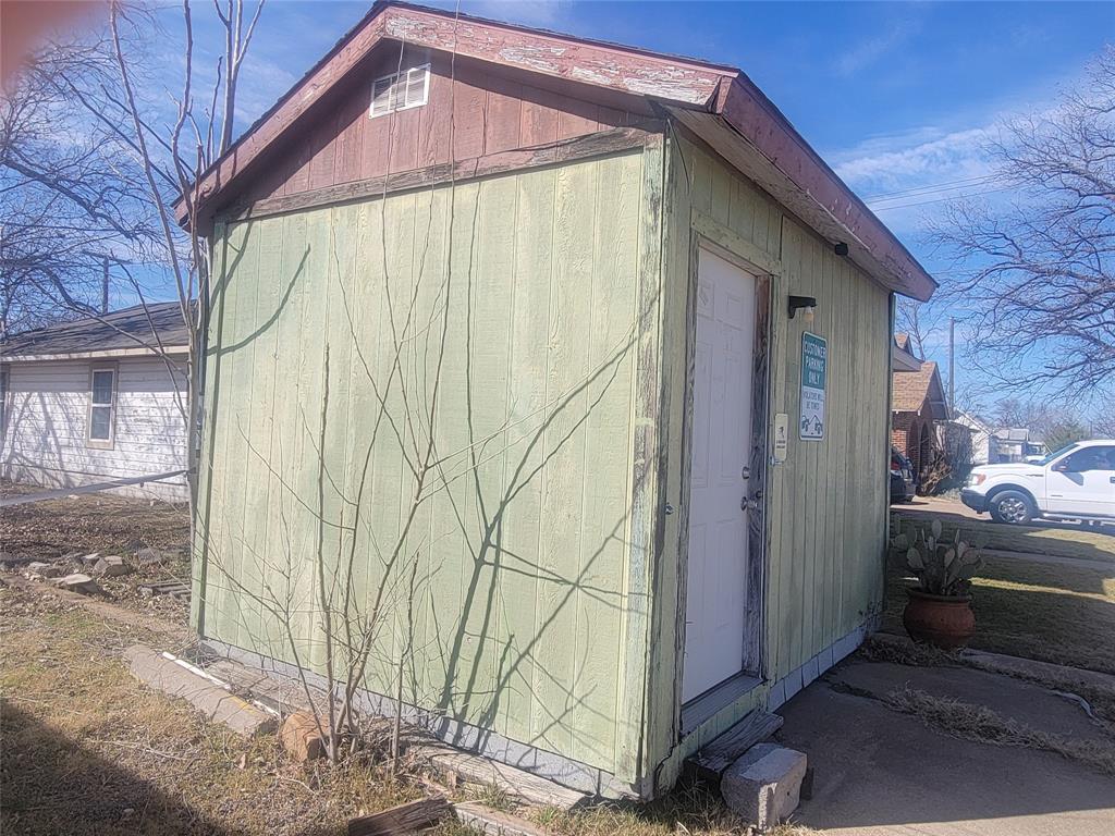 1041 Fourth Property Photo 19