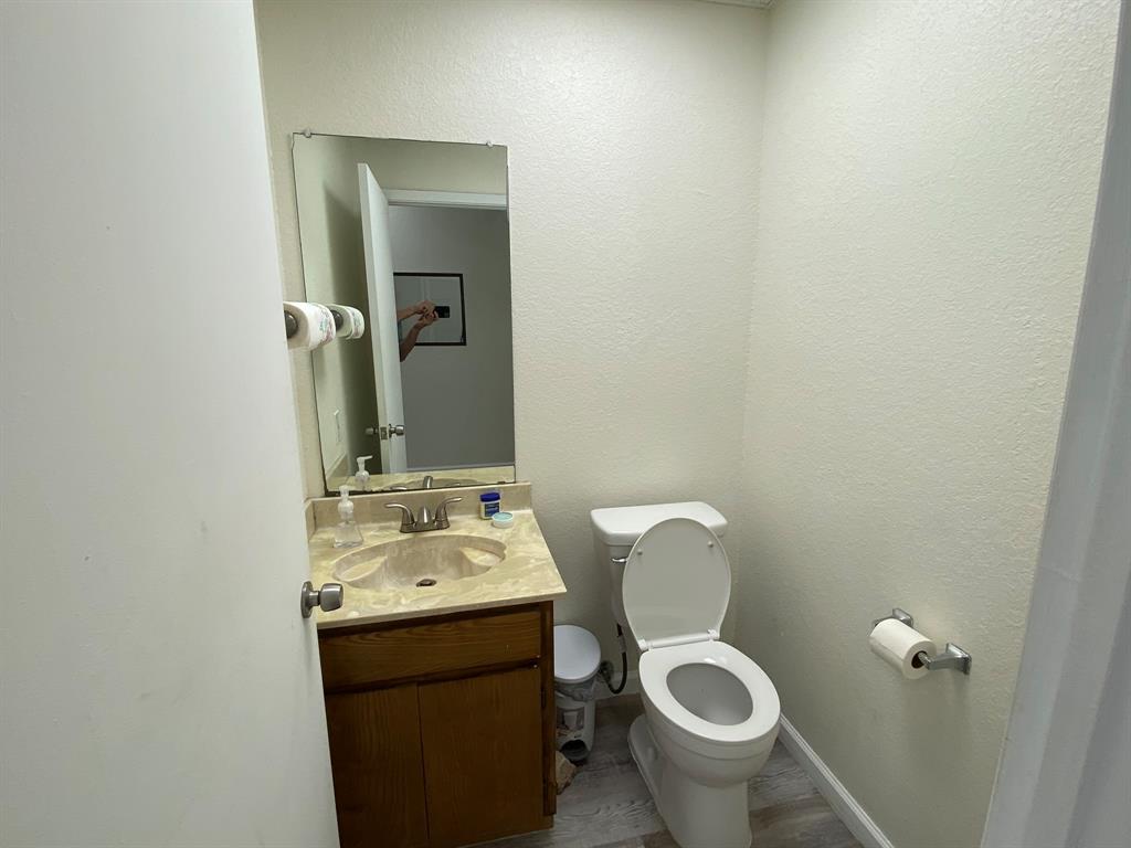 610 E Us Hwy 377 Property Photo 11