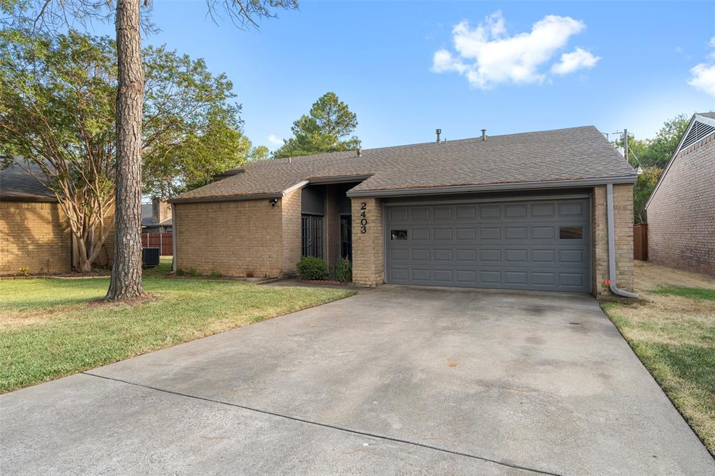 2403 N Carrier Parkway Property Photo