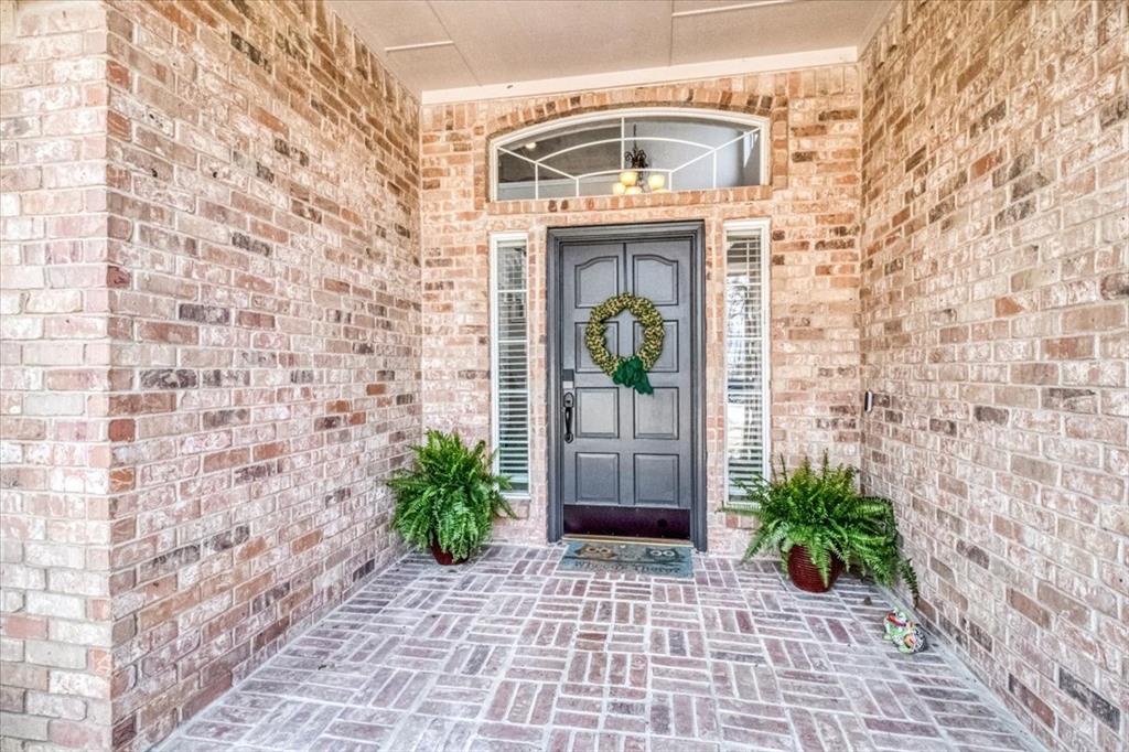 3810 Shady Meadow Drive Property Photo 1