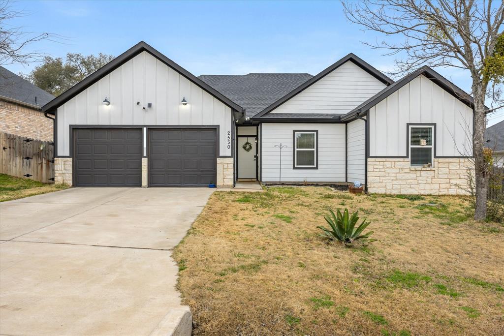 2530 Mercedes Street Property Photo 1