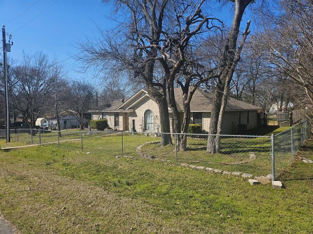 200 Oak Lane Property Photo