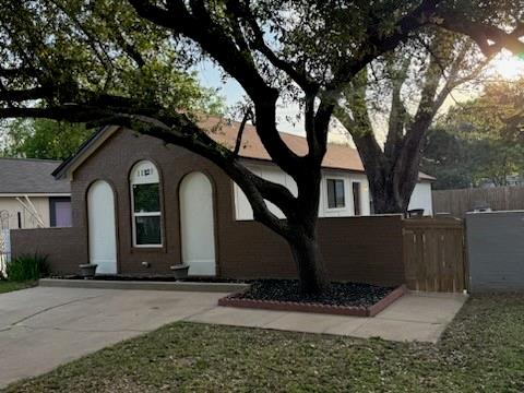 11221 Golden Triangle Circle Property Photo