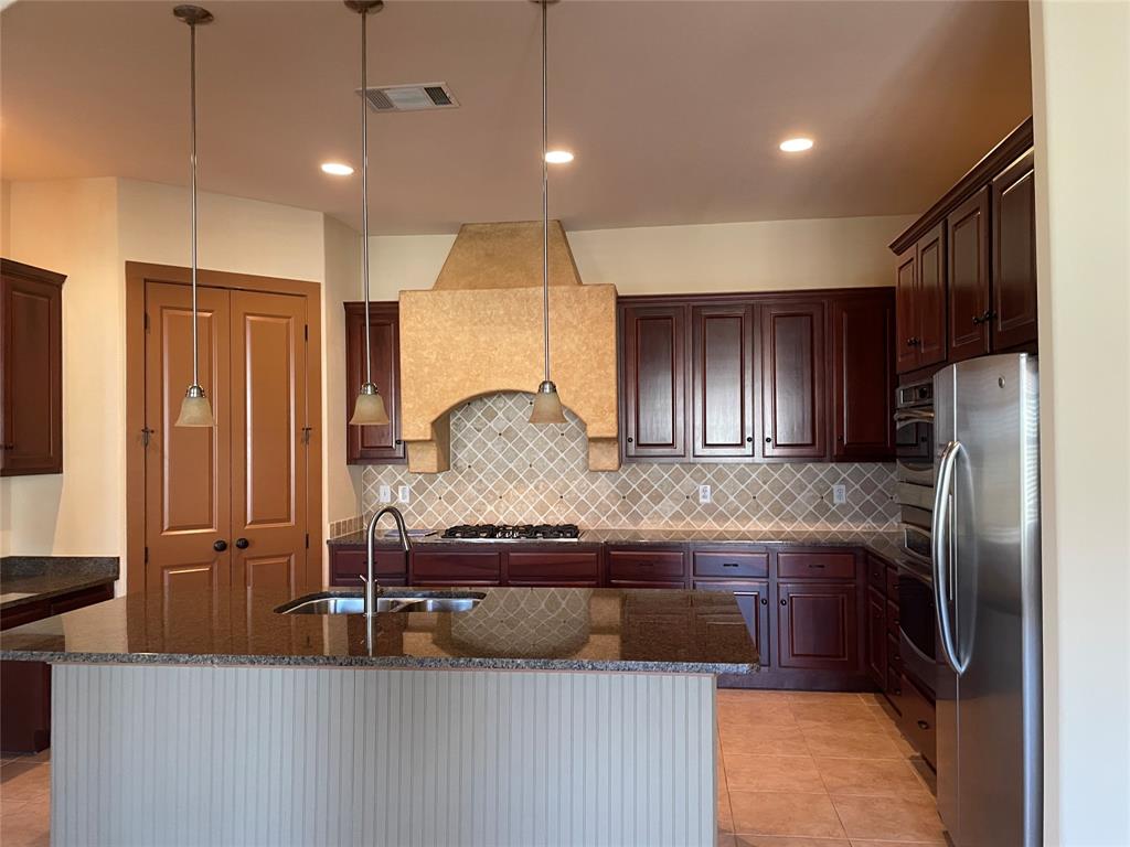 555 Via Amalfi Property Photo
